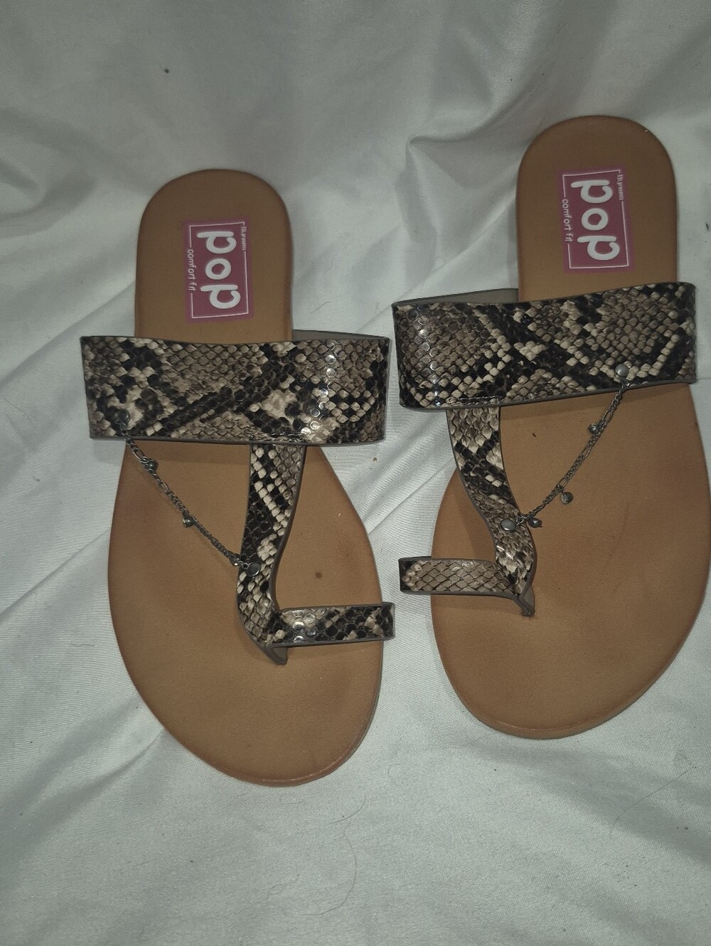 women's Pops Amuse Me toe loop flat sandals  snakeskin print Size 9M